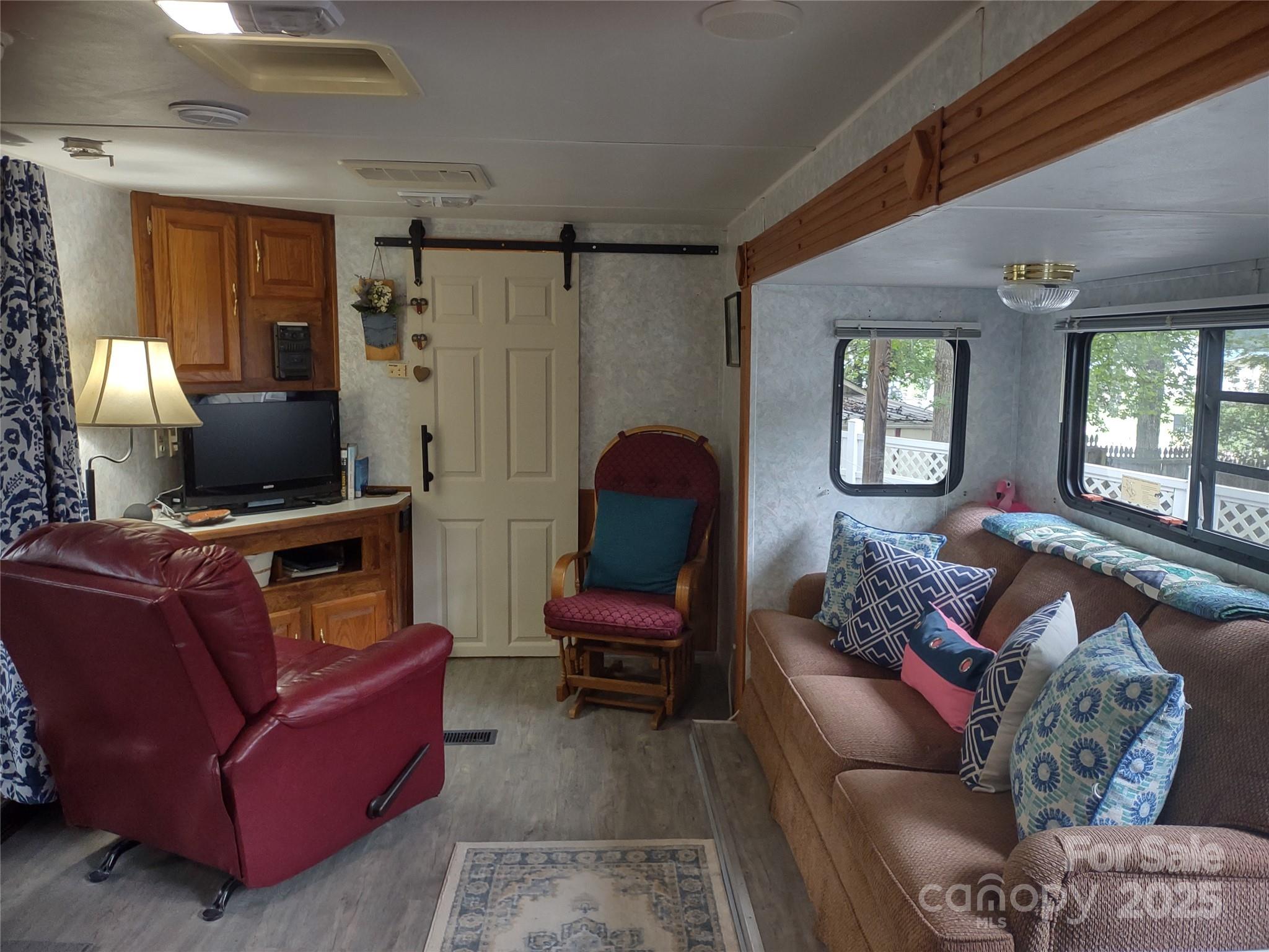 108 Captains Court