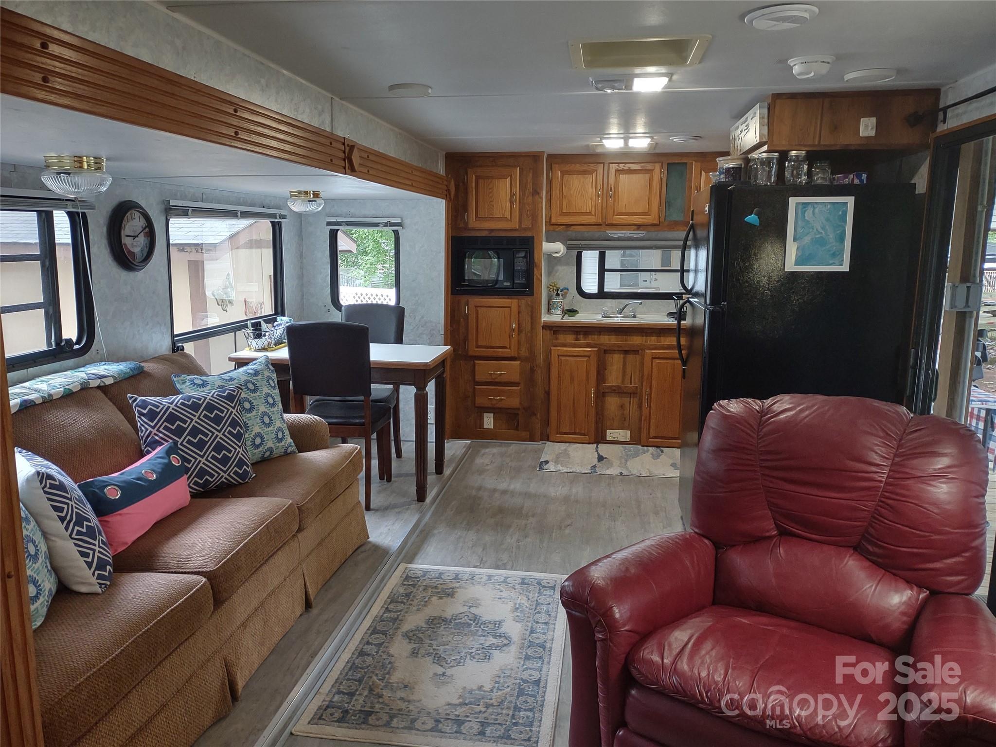 108 Captains Court