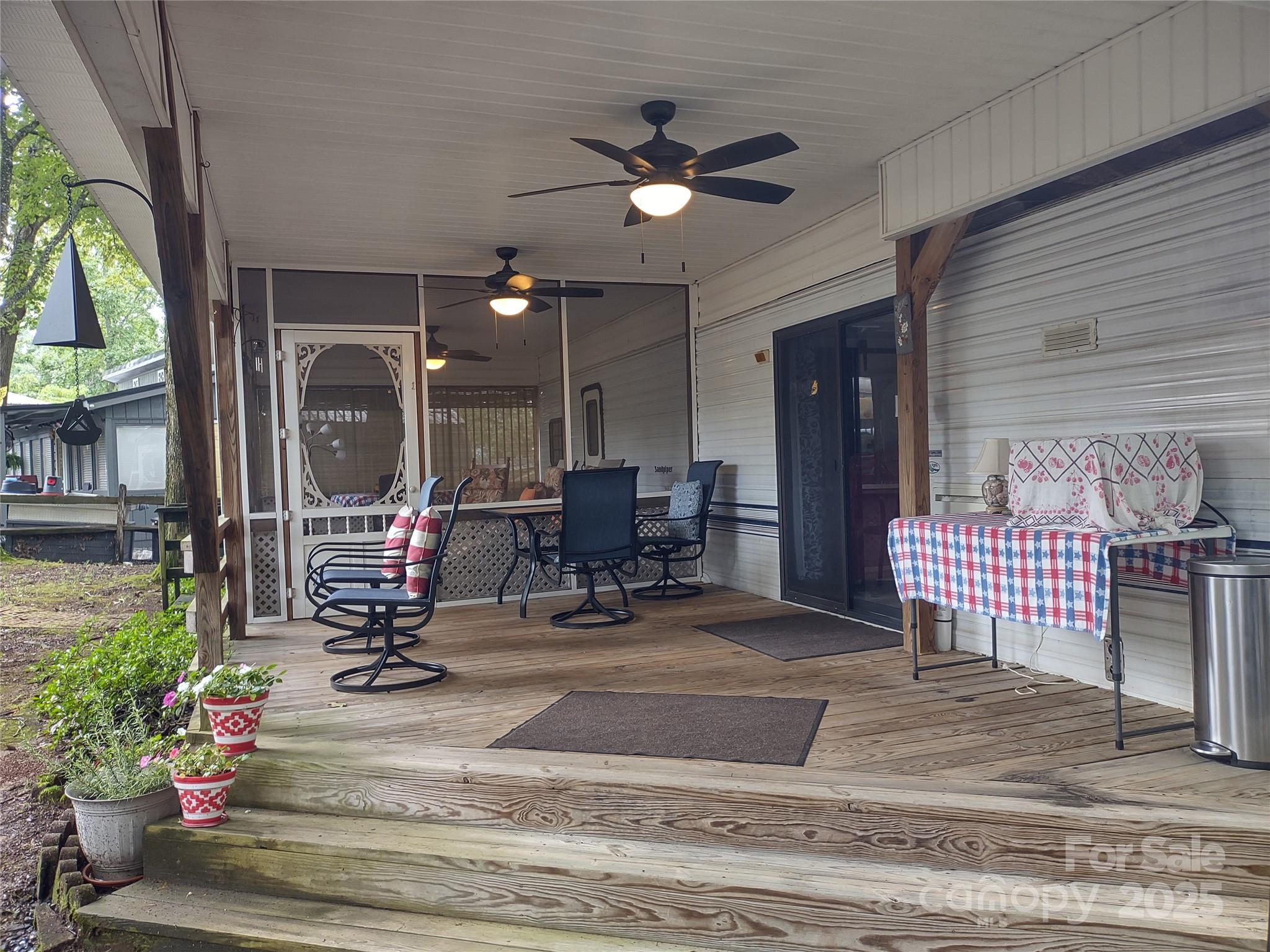 108 Captains Court
