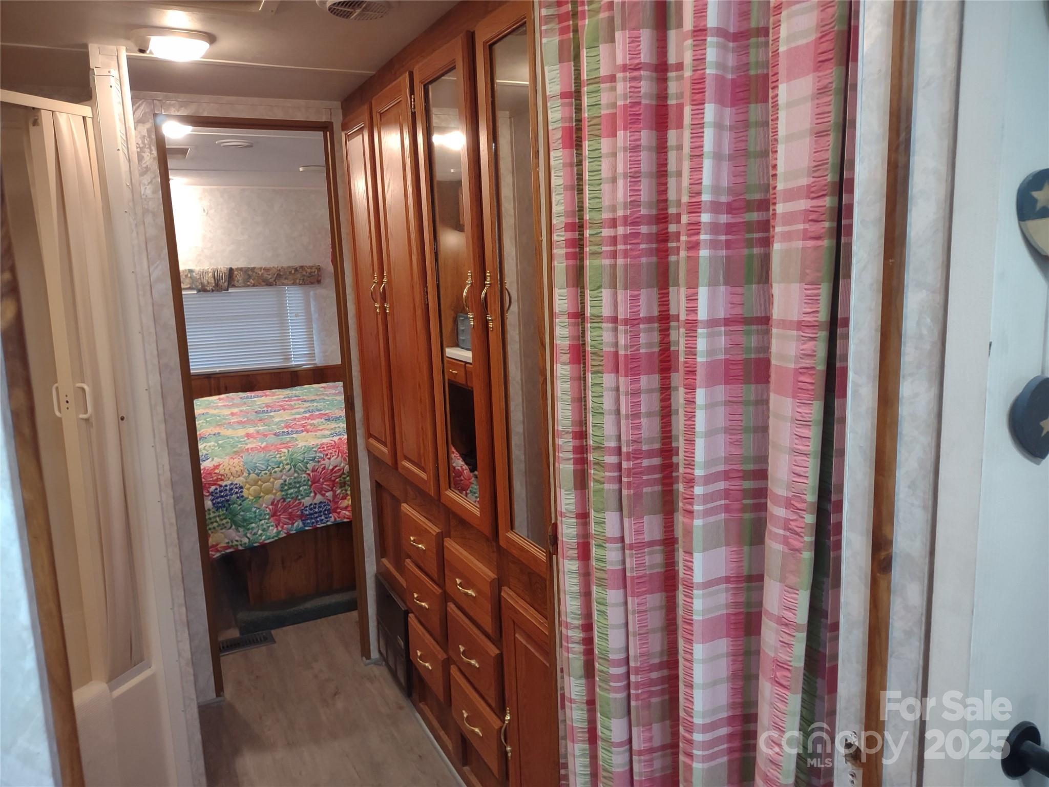 108 Captains Court