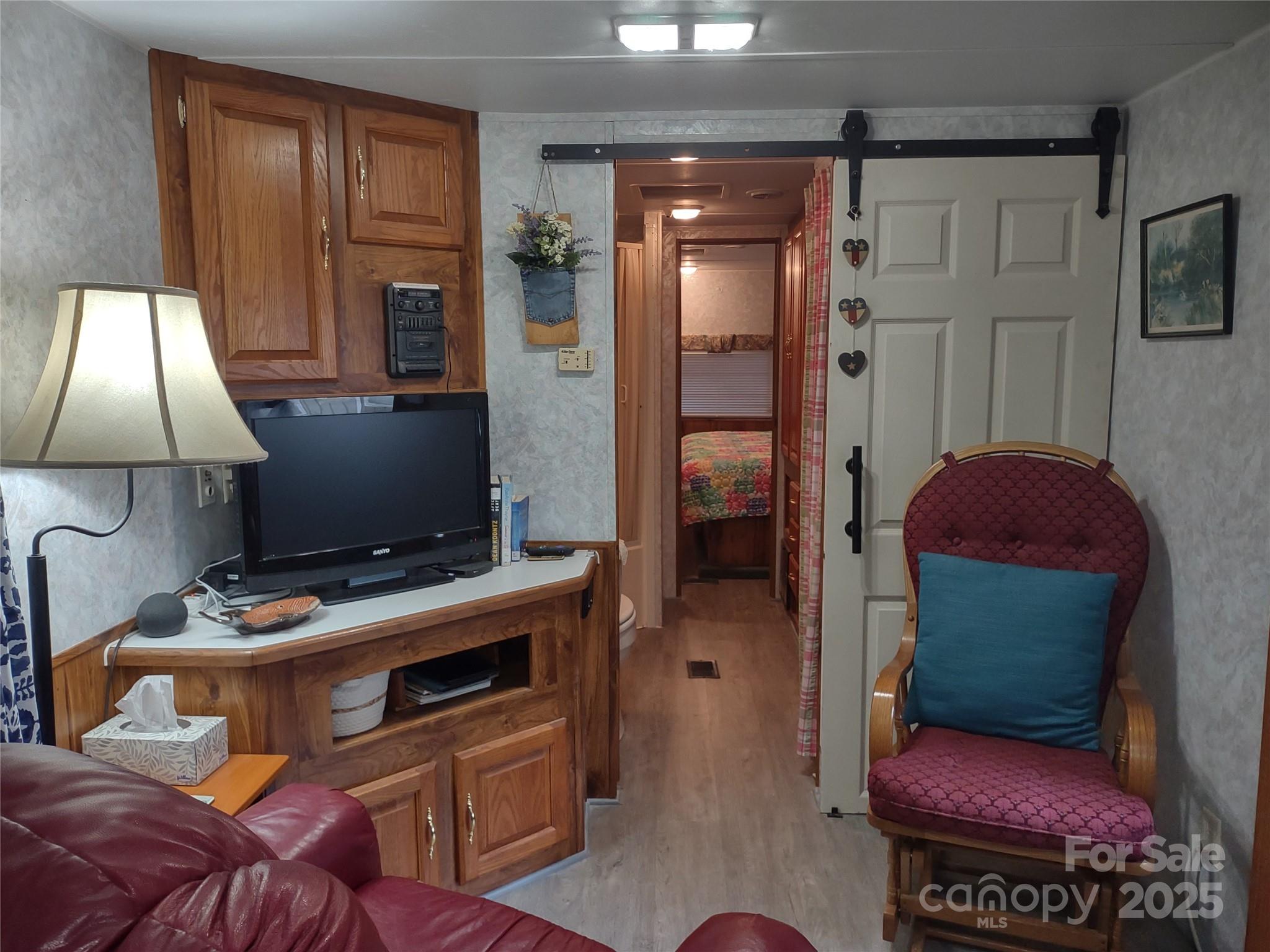 108 Captains Court