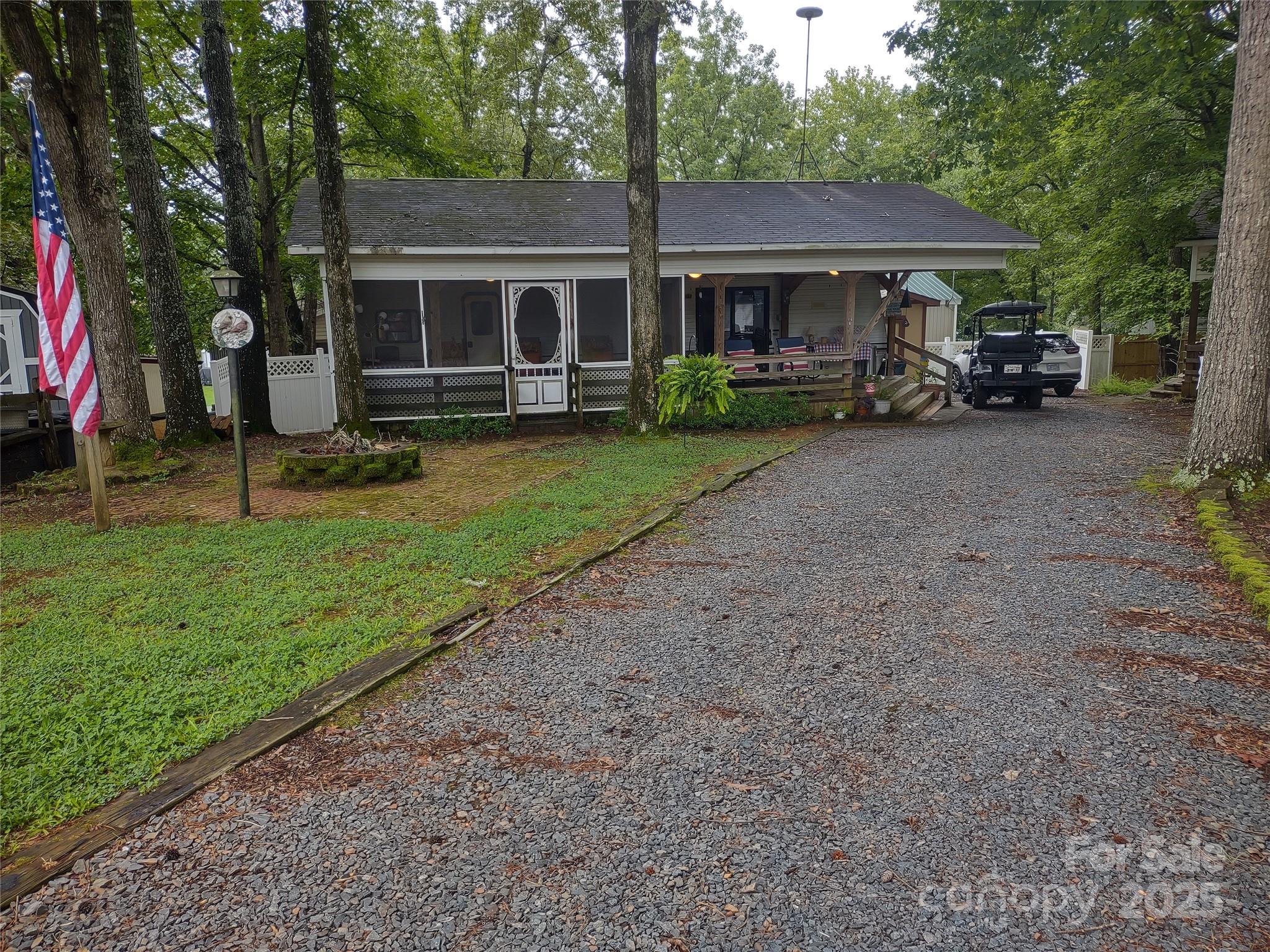 108 Captains Court
