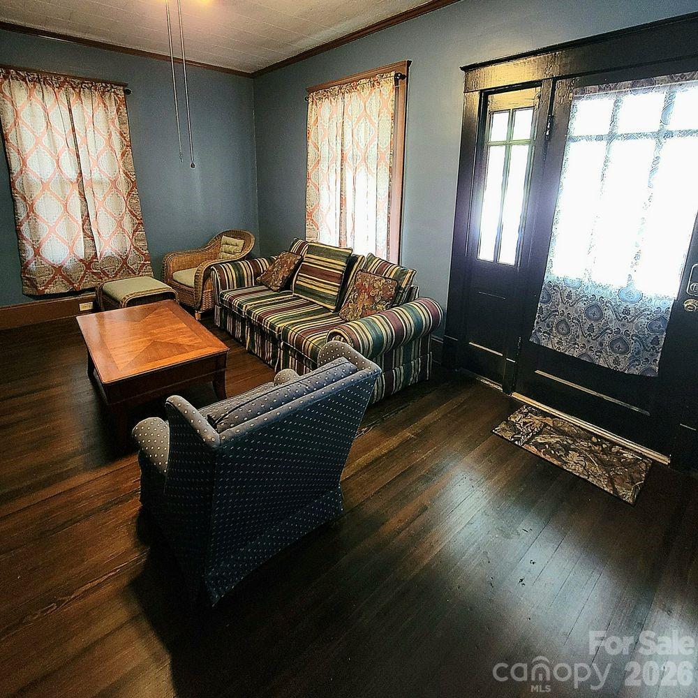109 Ridge Avenue