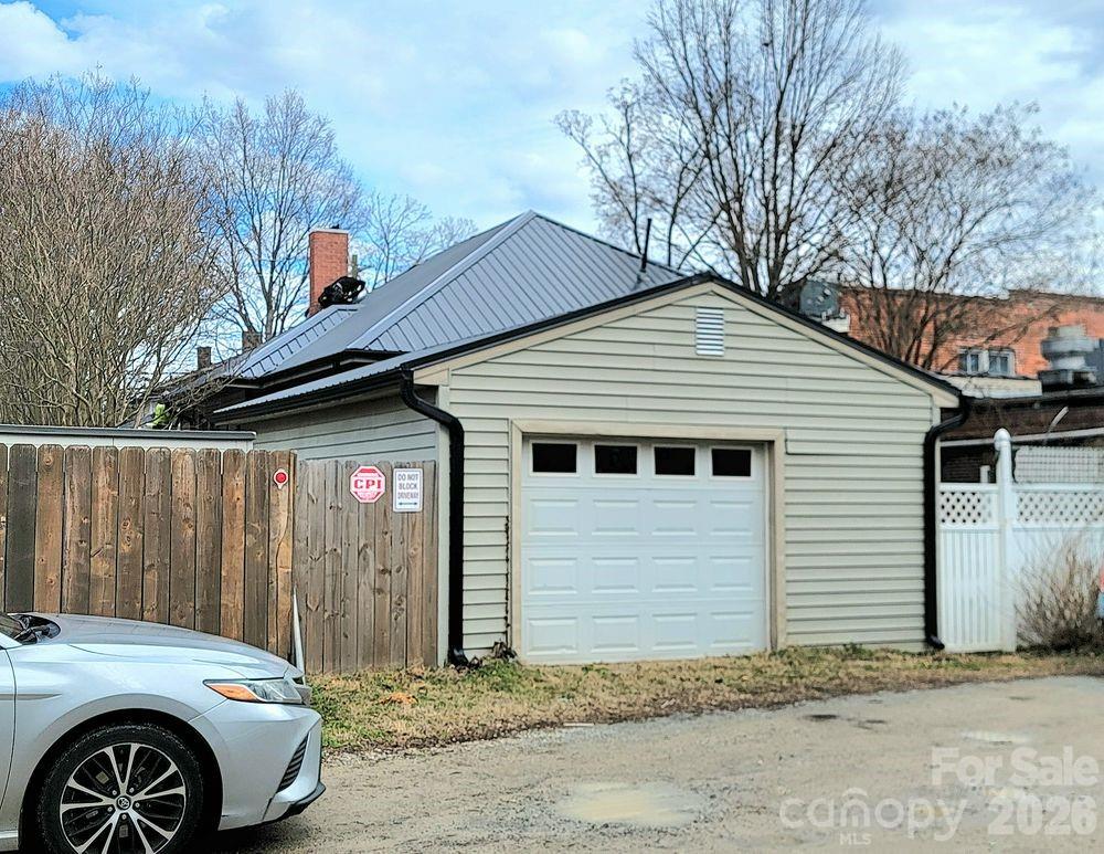109 Ridge Avenue