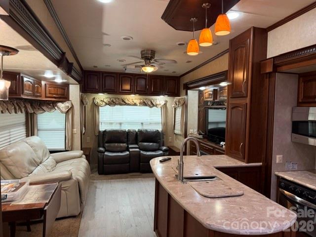114 Redwood Trail