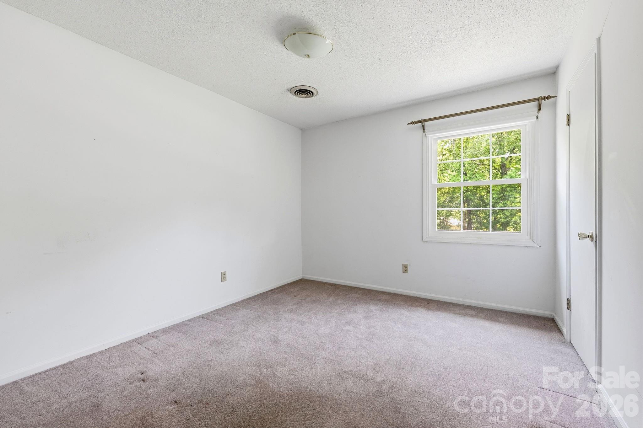 994 Tamworth Road
