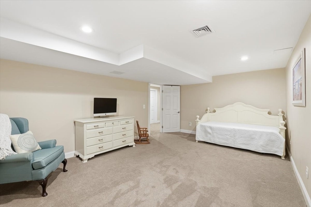 140 Pheasant Hill Cir