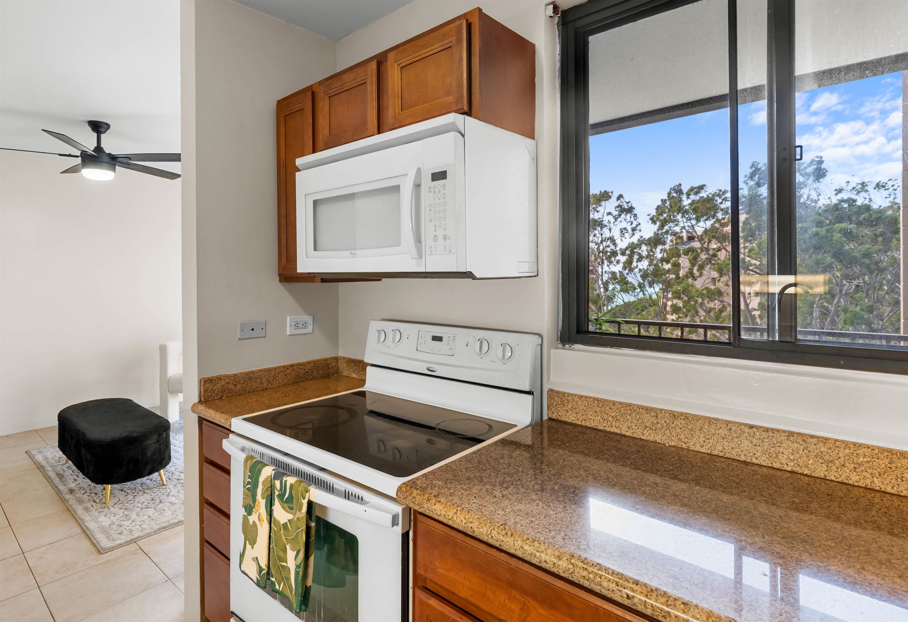 4310 Lower Honoapiilani Rd Unit: 609