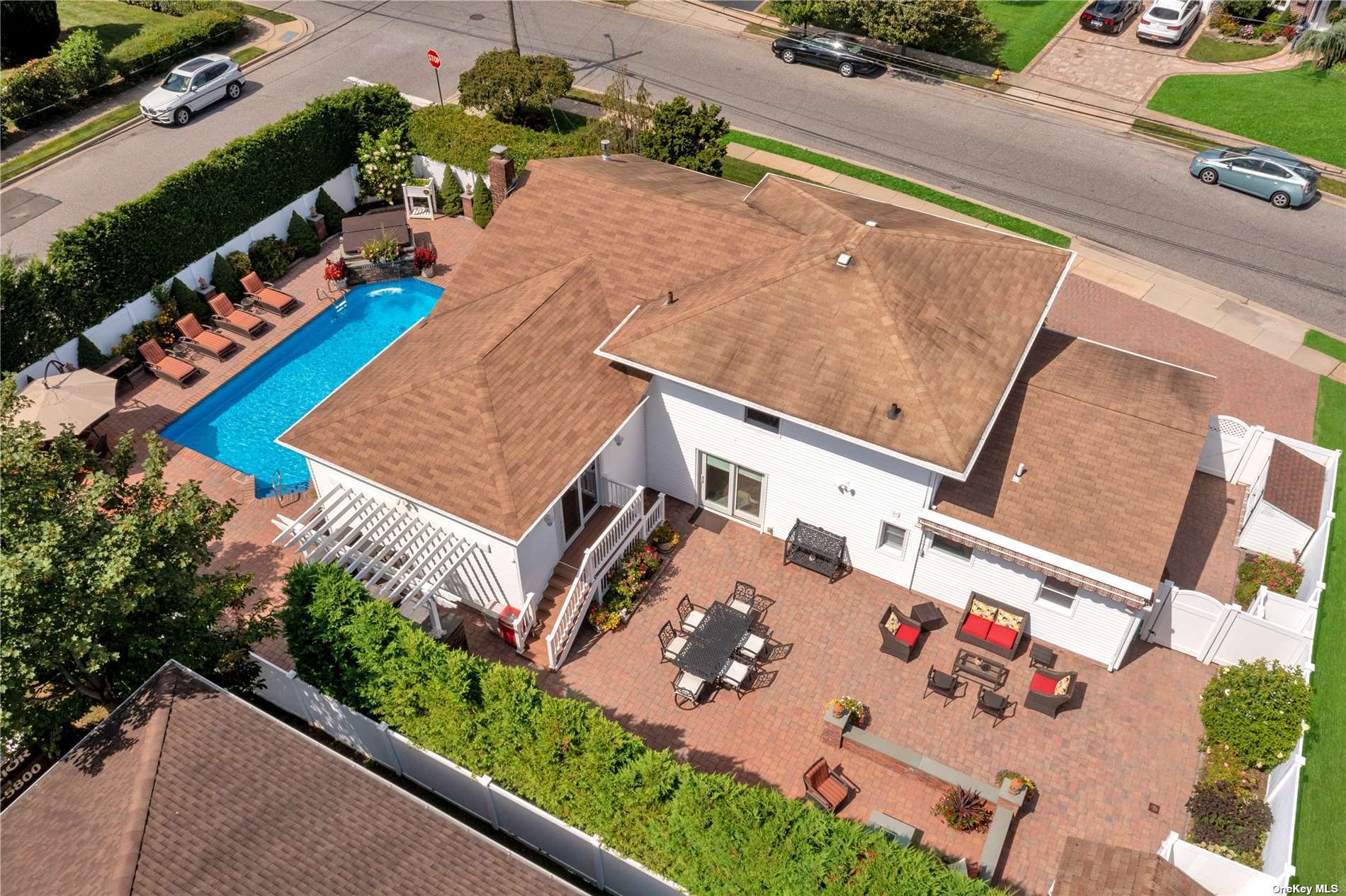 323 Violet Street