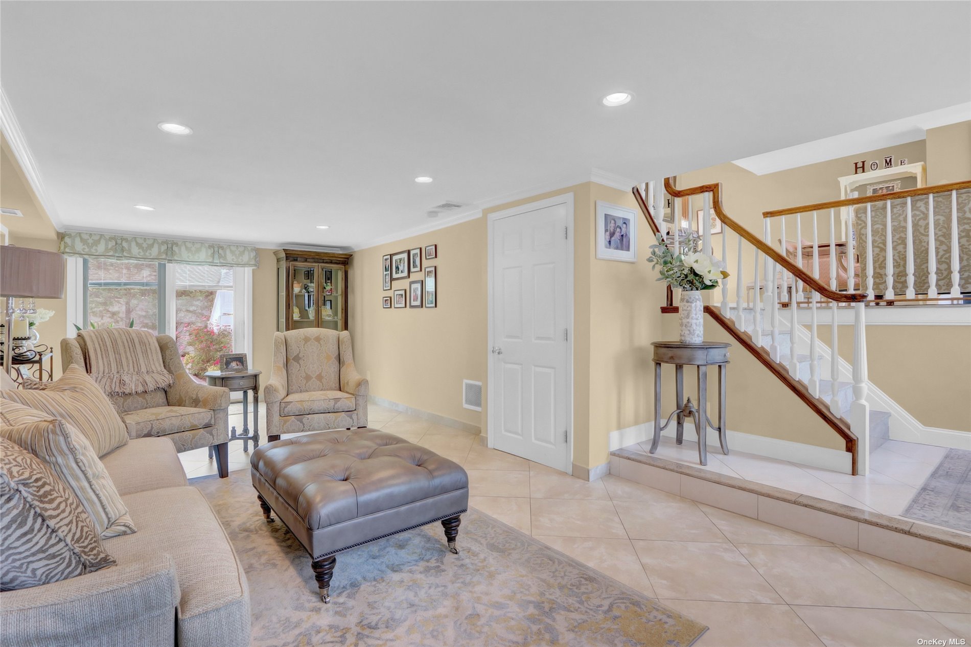 323 Violet Street