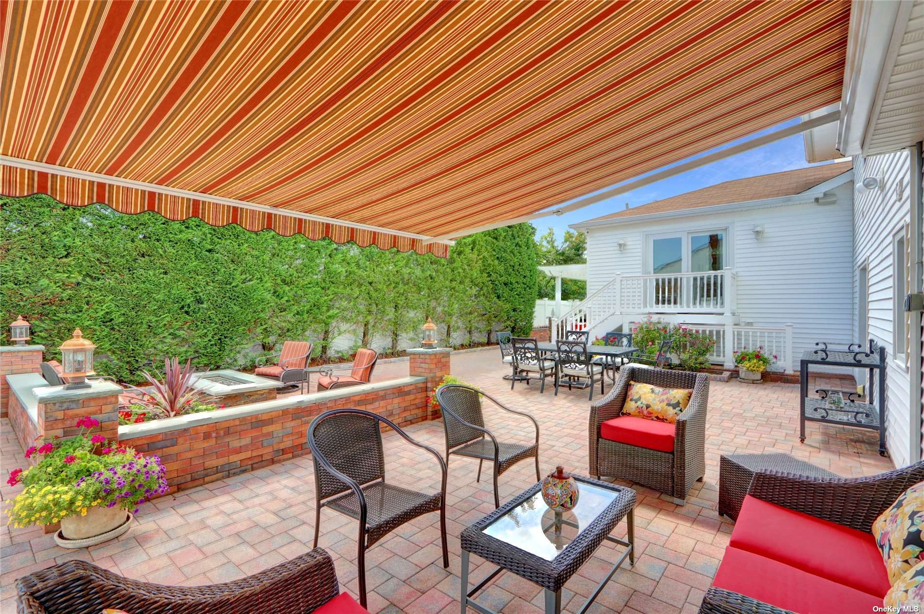 323 Violet Street