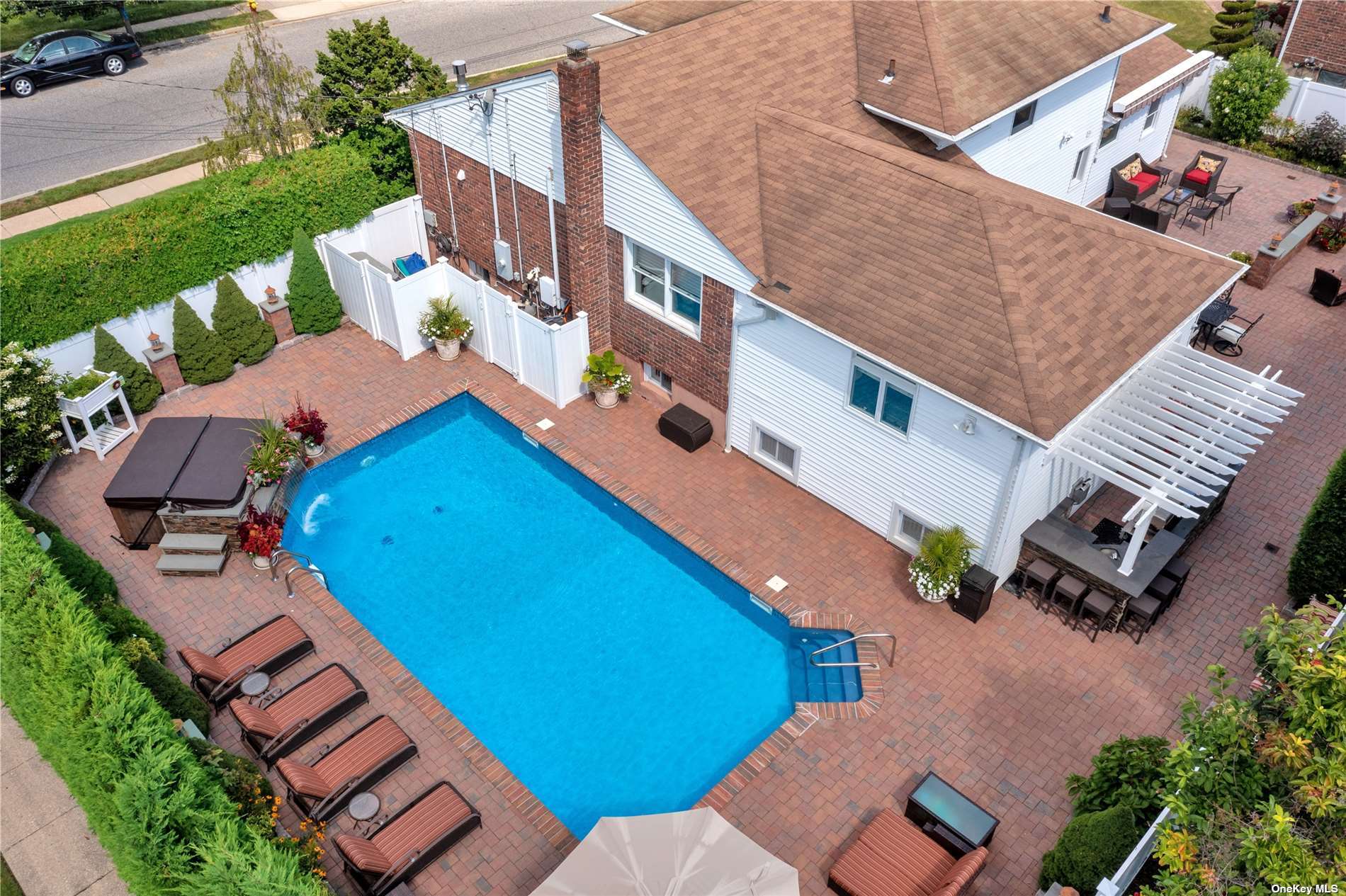 323 Violet Street