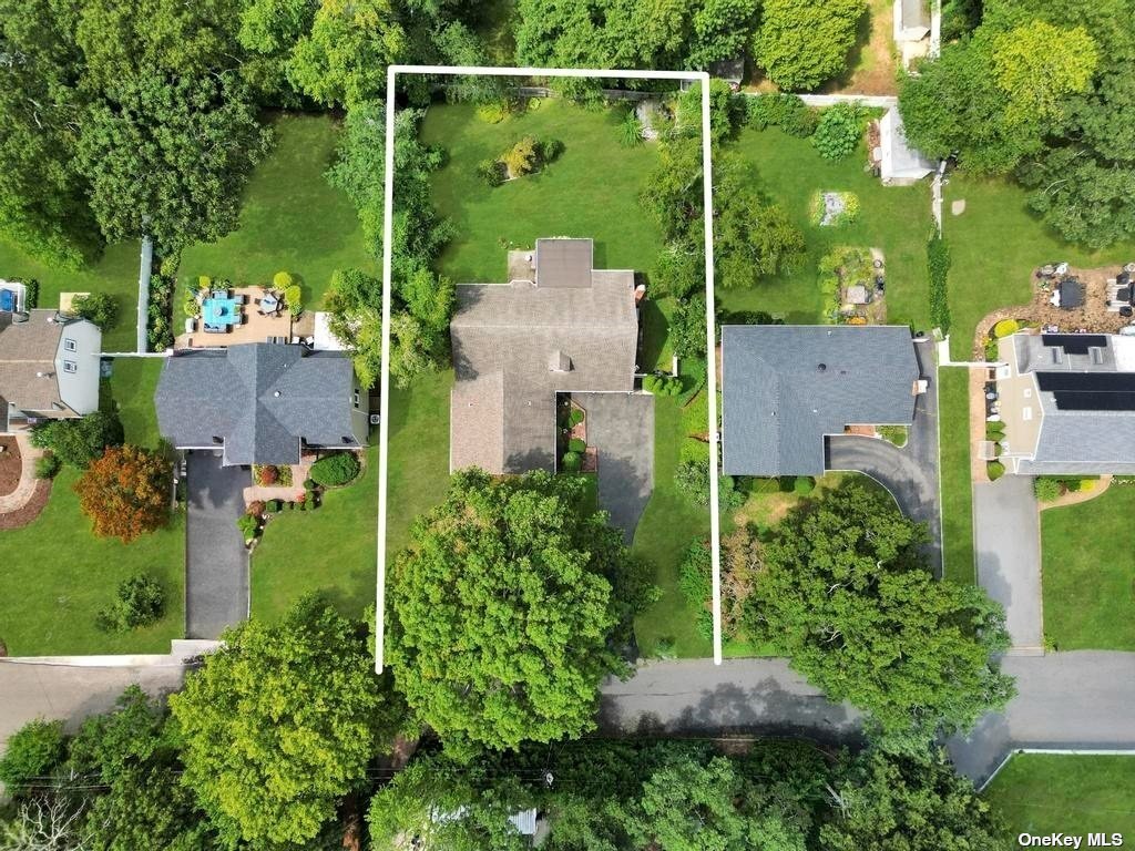 100 Fernwood Avenue