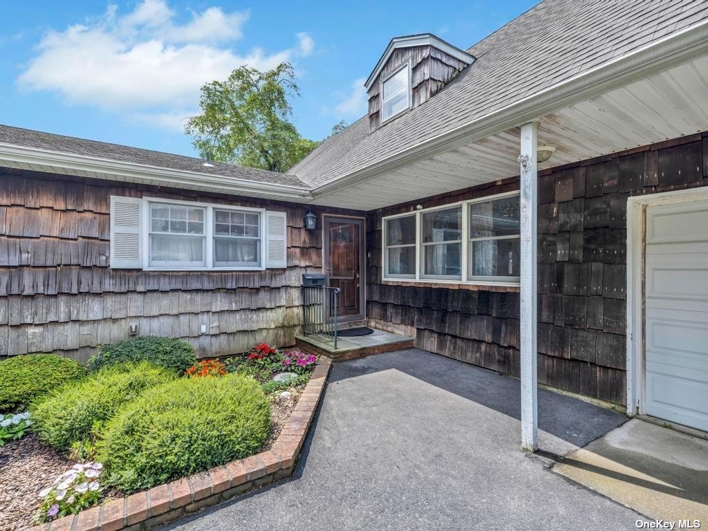 100 Fernwood Avenue