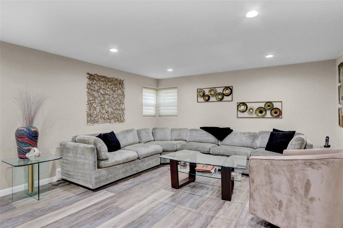 1045 Stuart Place