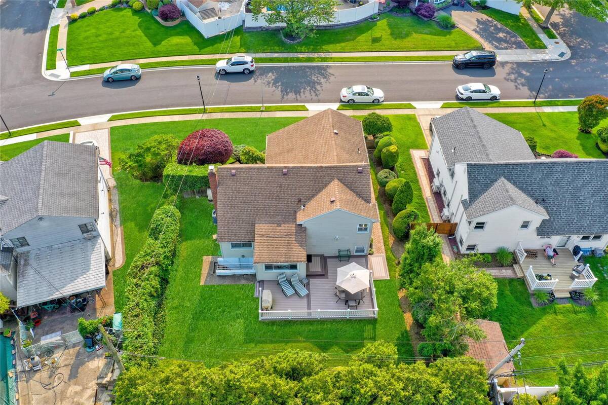 1045 Stuart Place