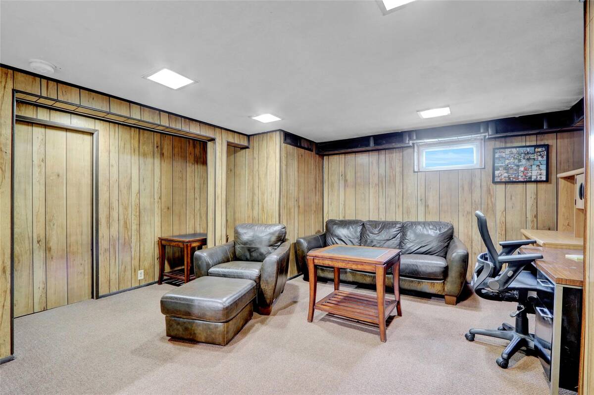 1045 Stuart Place