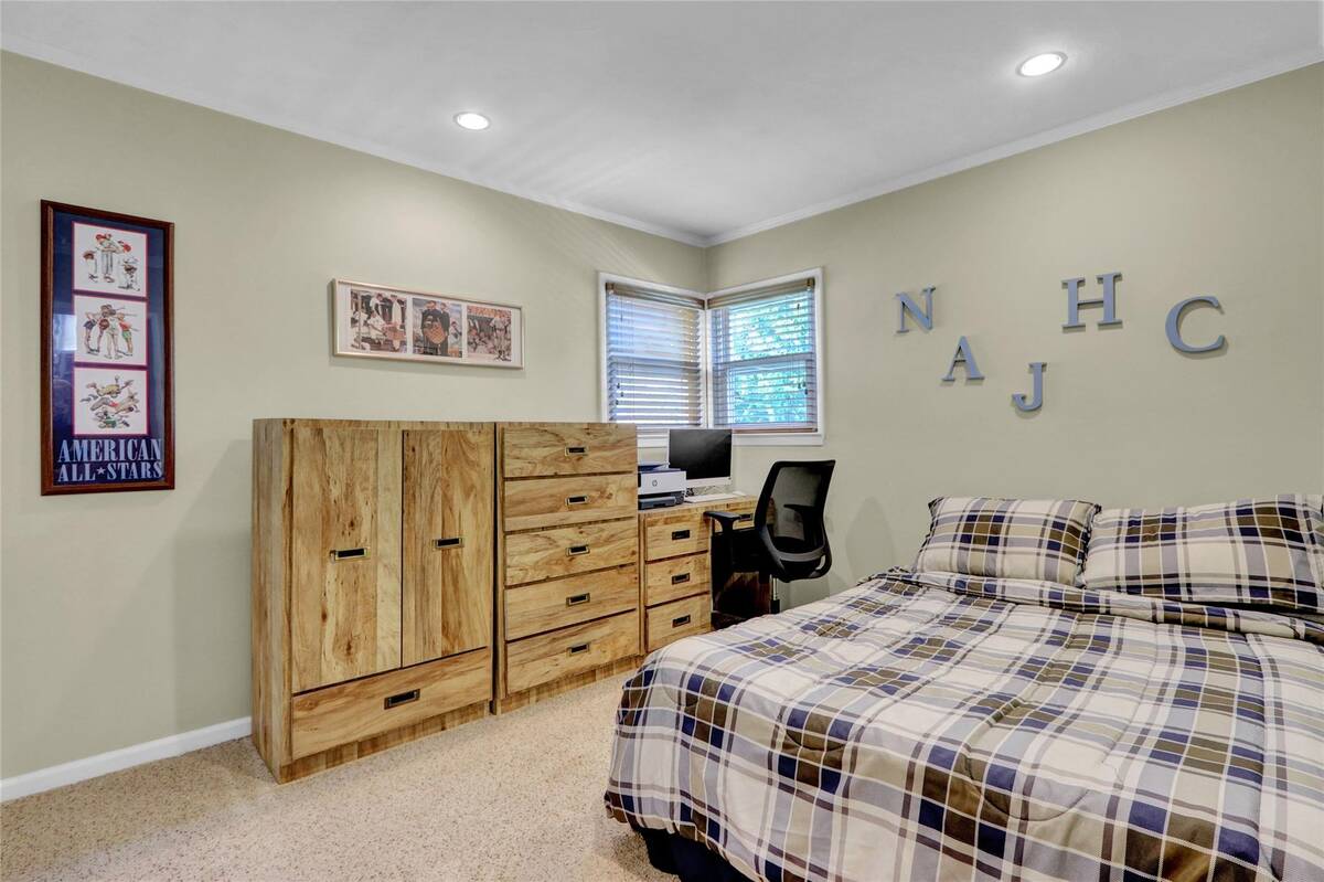 1045 Stuart Place
