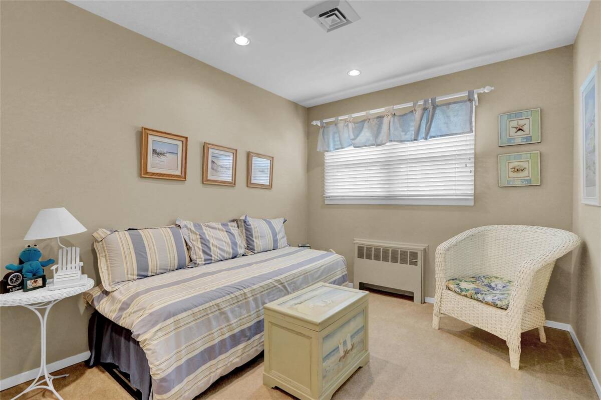 1045 Stuart Place