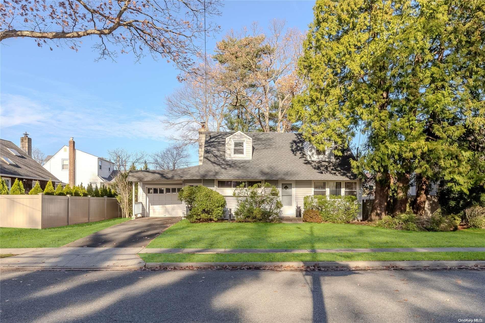 215 Lindbergh Street