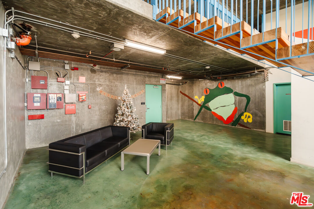 654 N Virgil Ave Unit: 304