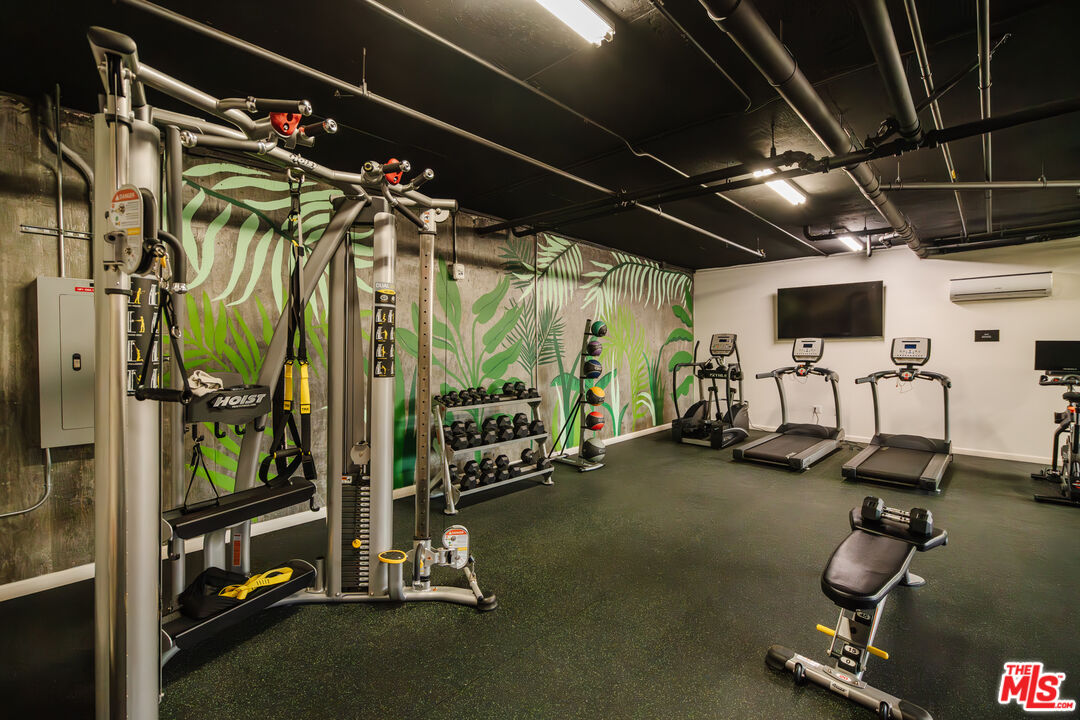 654 N Virgil Ave Unit: 304