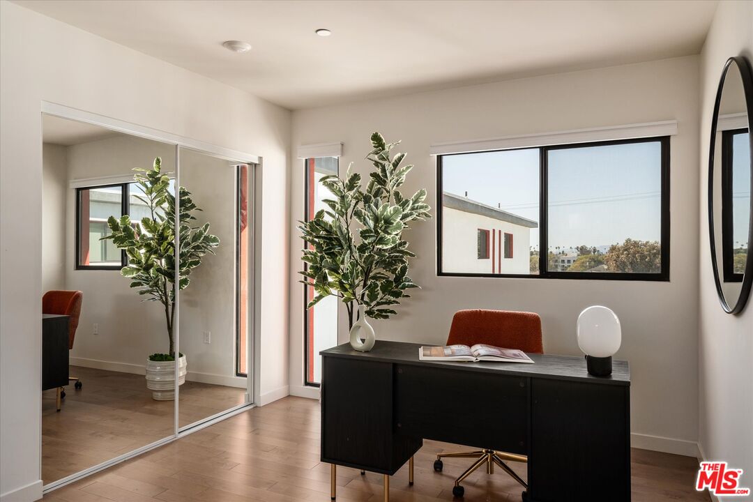 654 N Virgil Ave Unit: 311