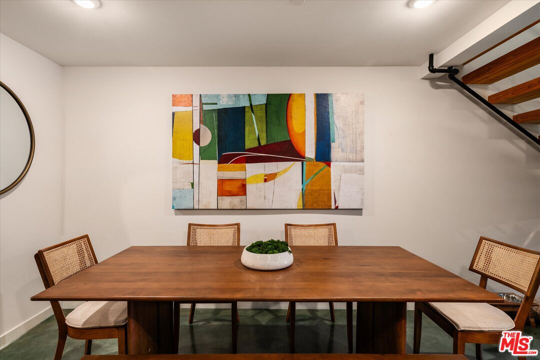 654 N Virgil Ave Unit: 311