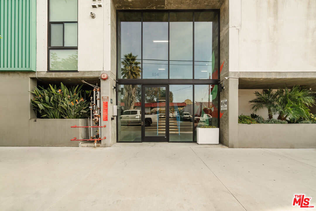 654 N Virgil Ave Unit: 311