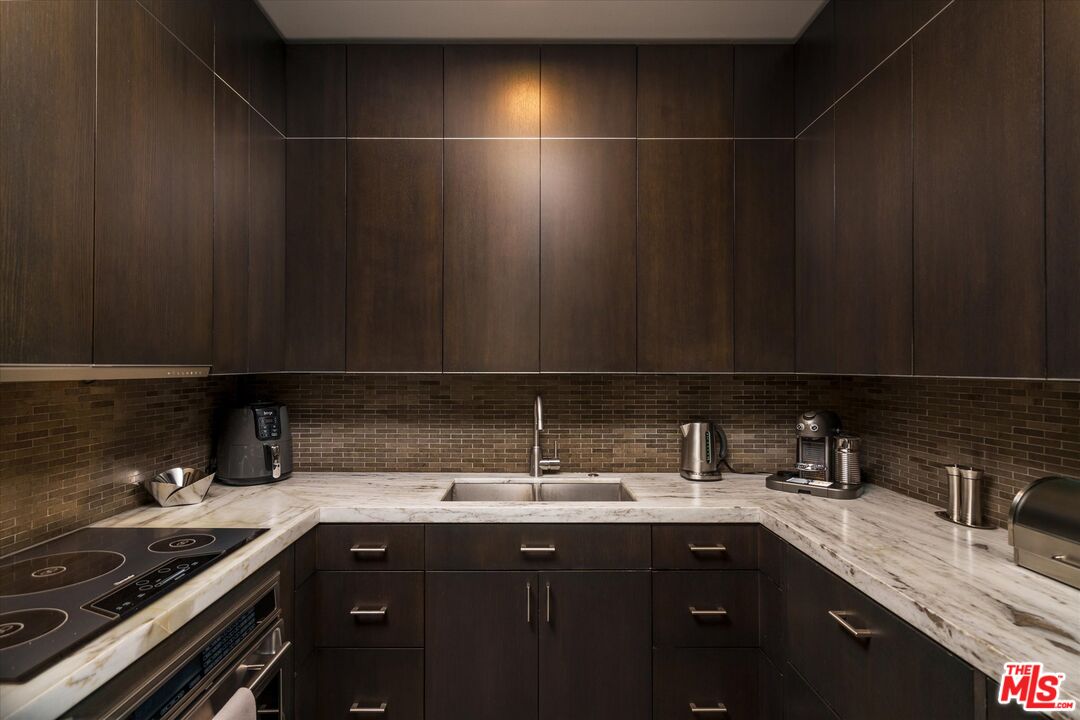 9255 Doheny Rd Unit: 2701