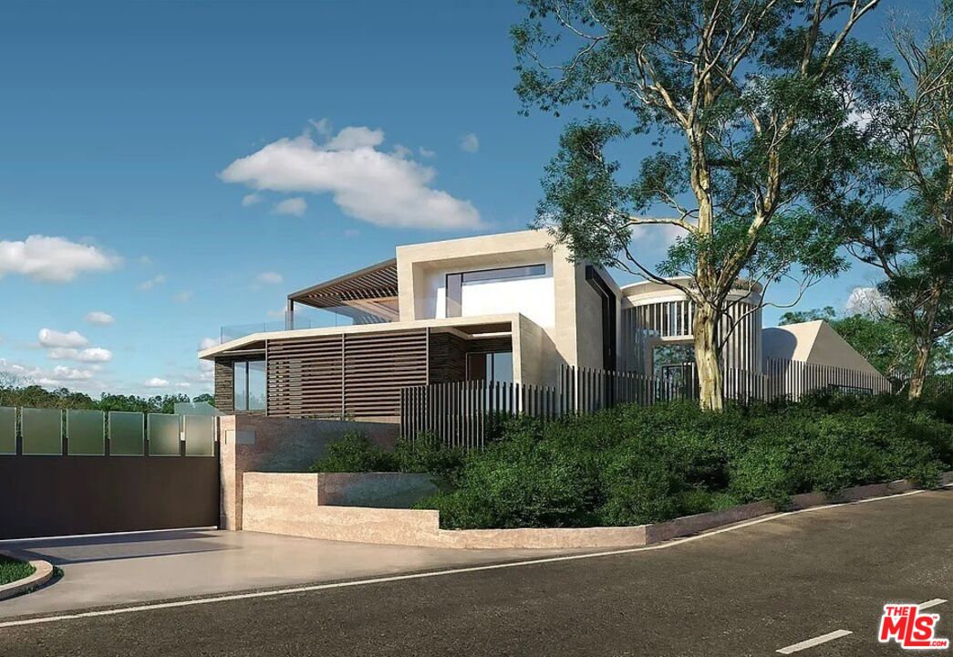 3025 Benedict Canyon Dr