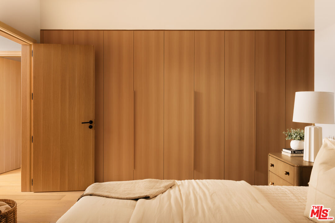 2919 Waverly Unit: 101