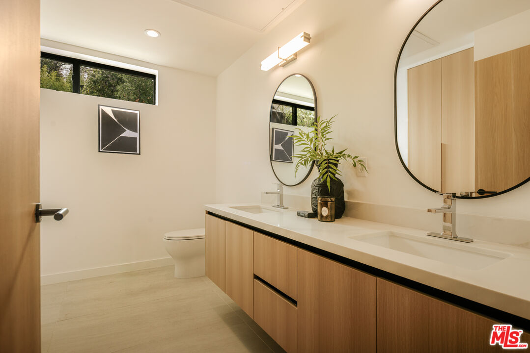 2919 Waverly Unit: 101