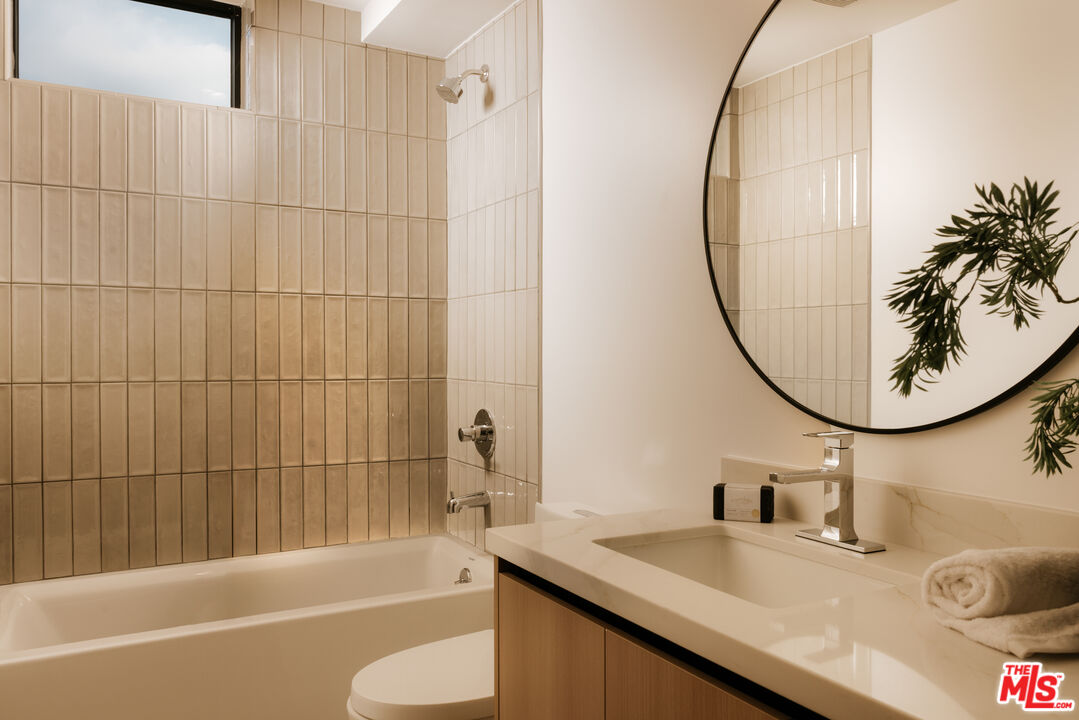 2919 Waverly Unit: 308