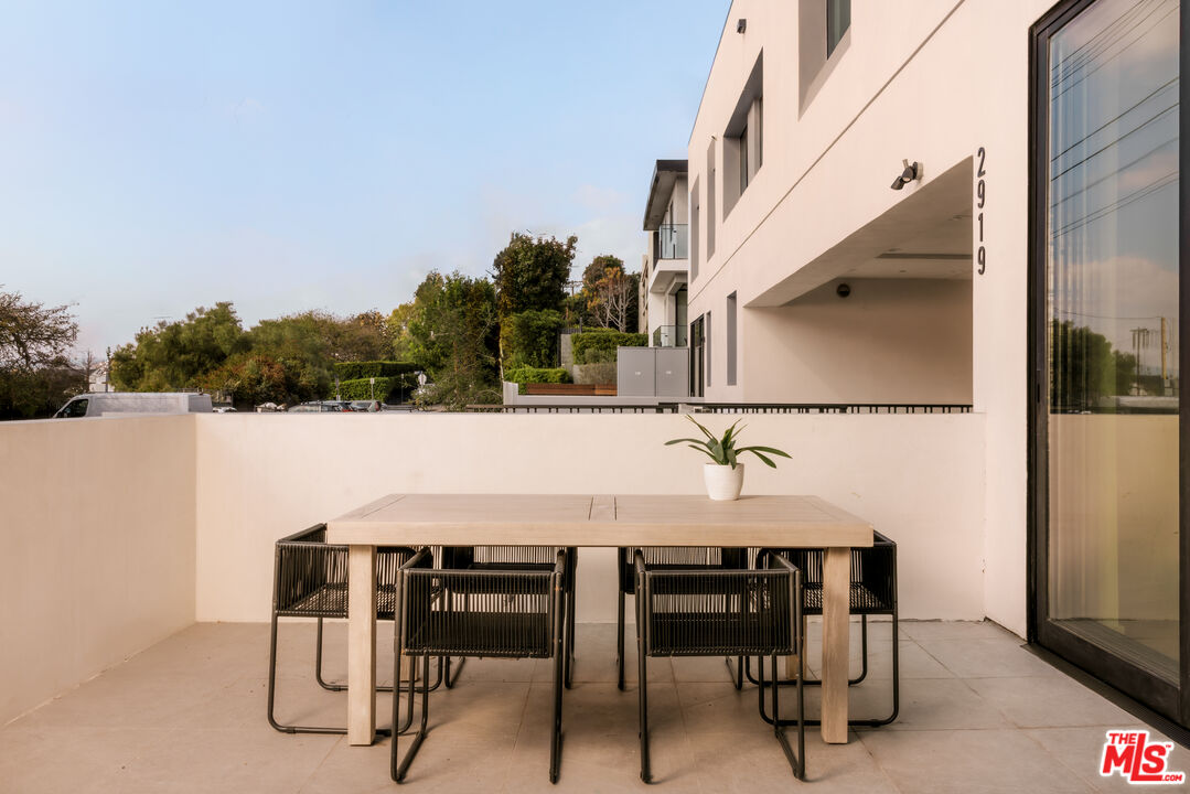 2919 Waverly Dr Unit: 106