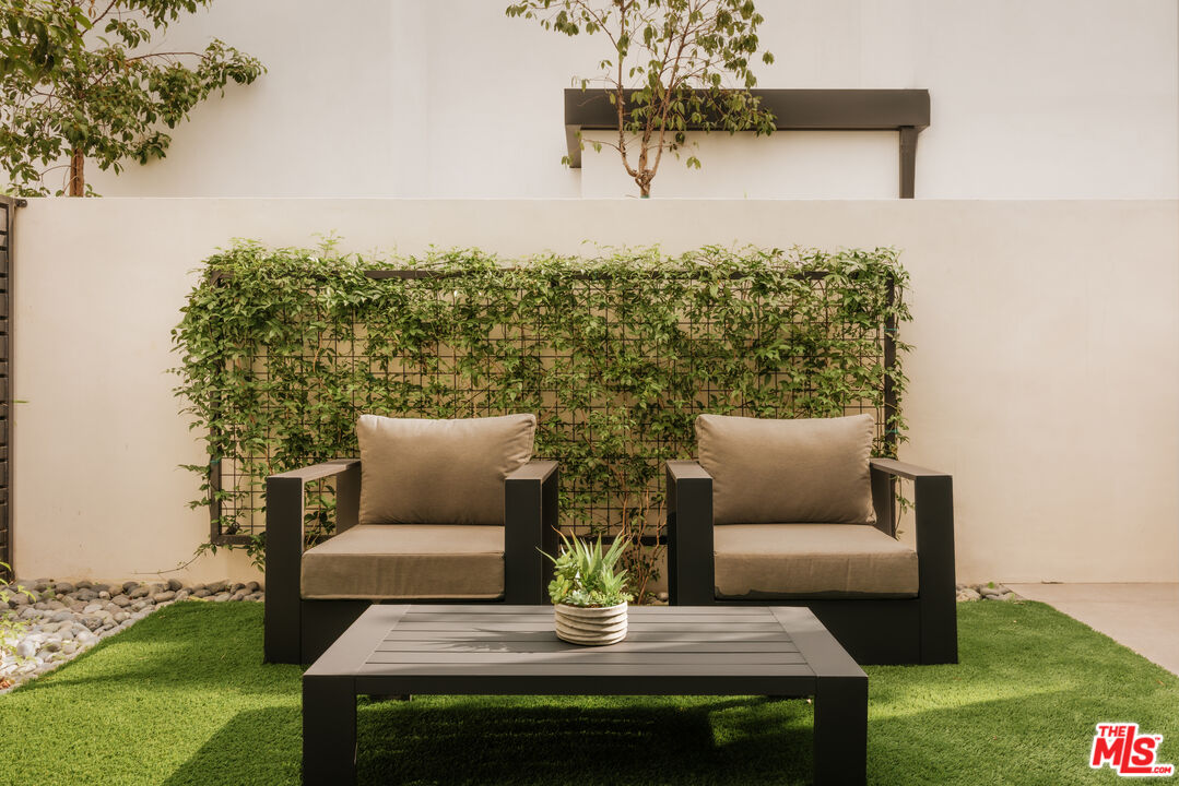 2919 Waverly Dr Unit: 103