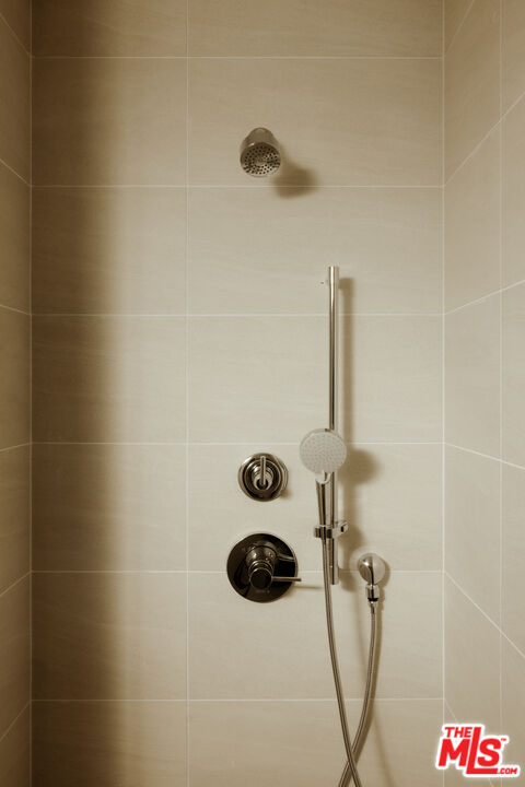 2919 Waverly Unit: 101