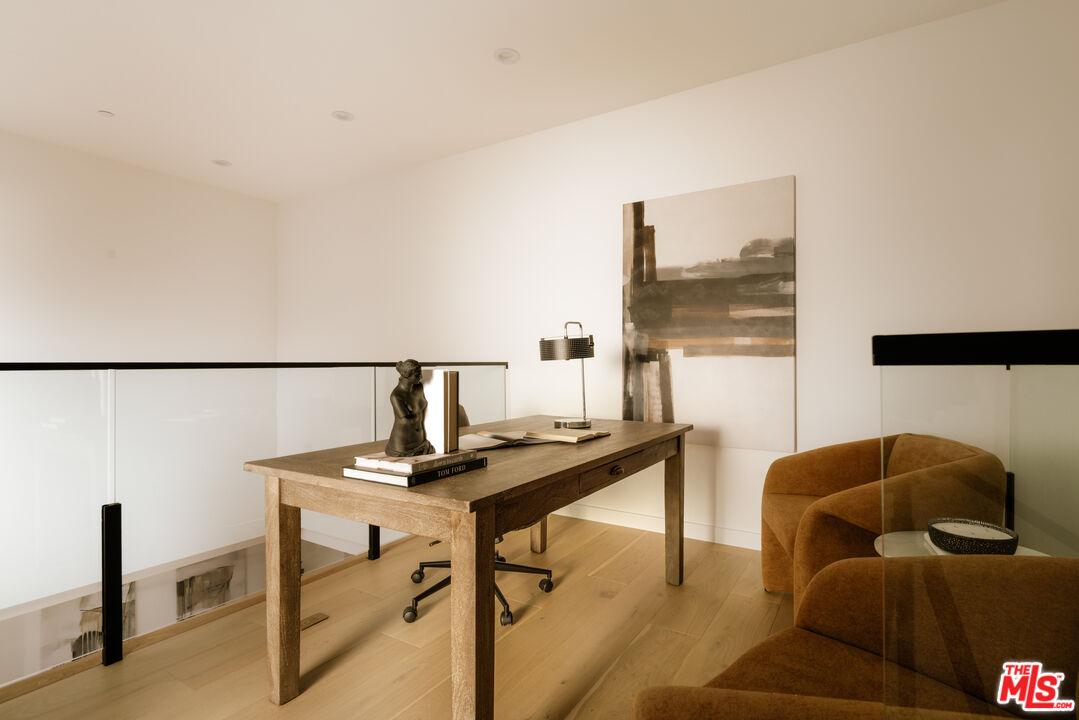 2919 Waverly Unit: 101