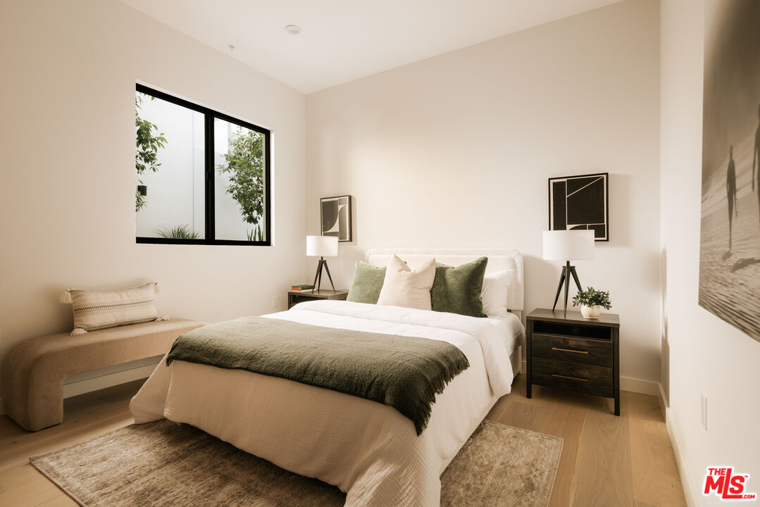 2919 Waverly Unit: 101