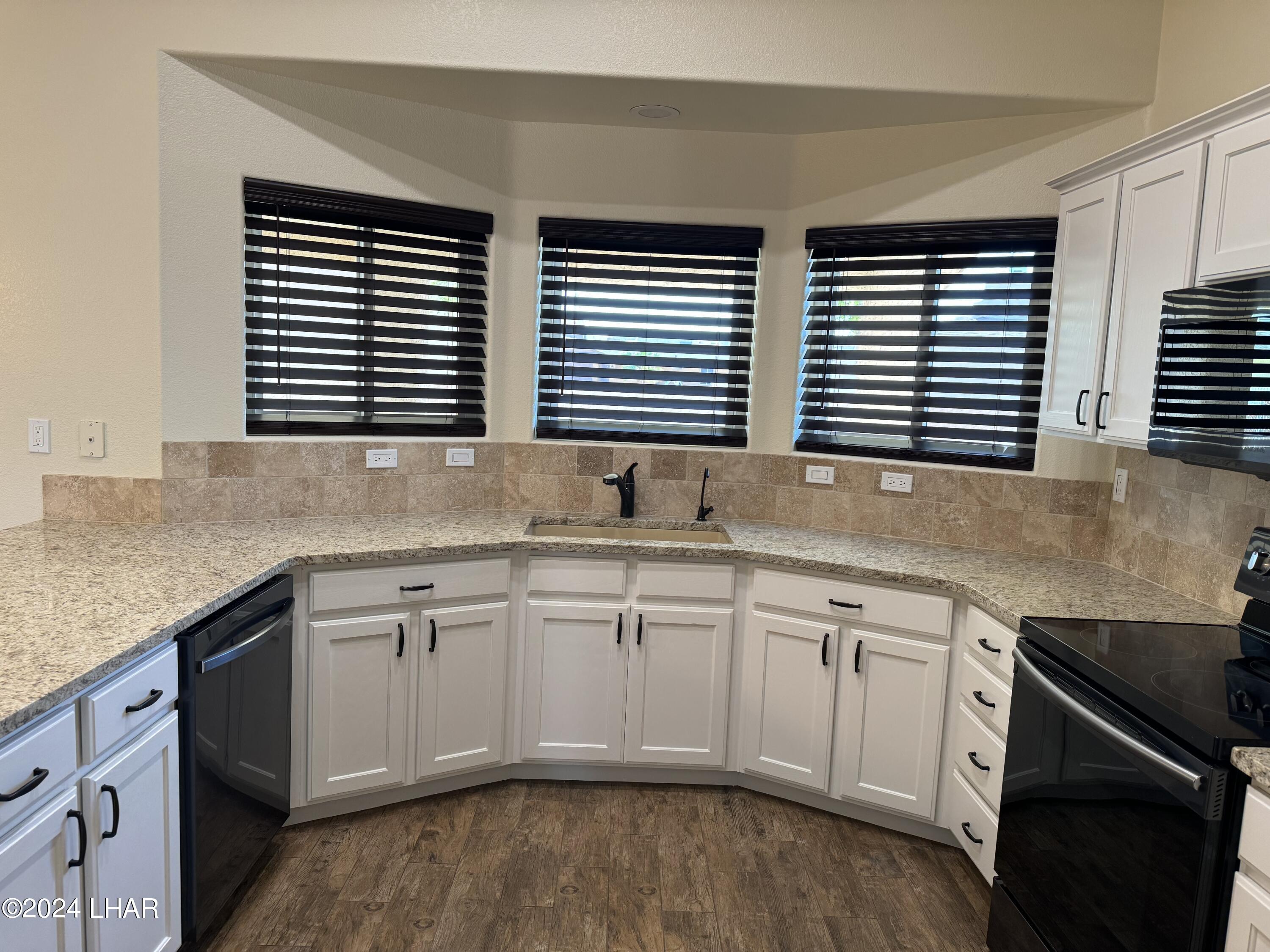 2816 Hidden Valley Dr