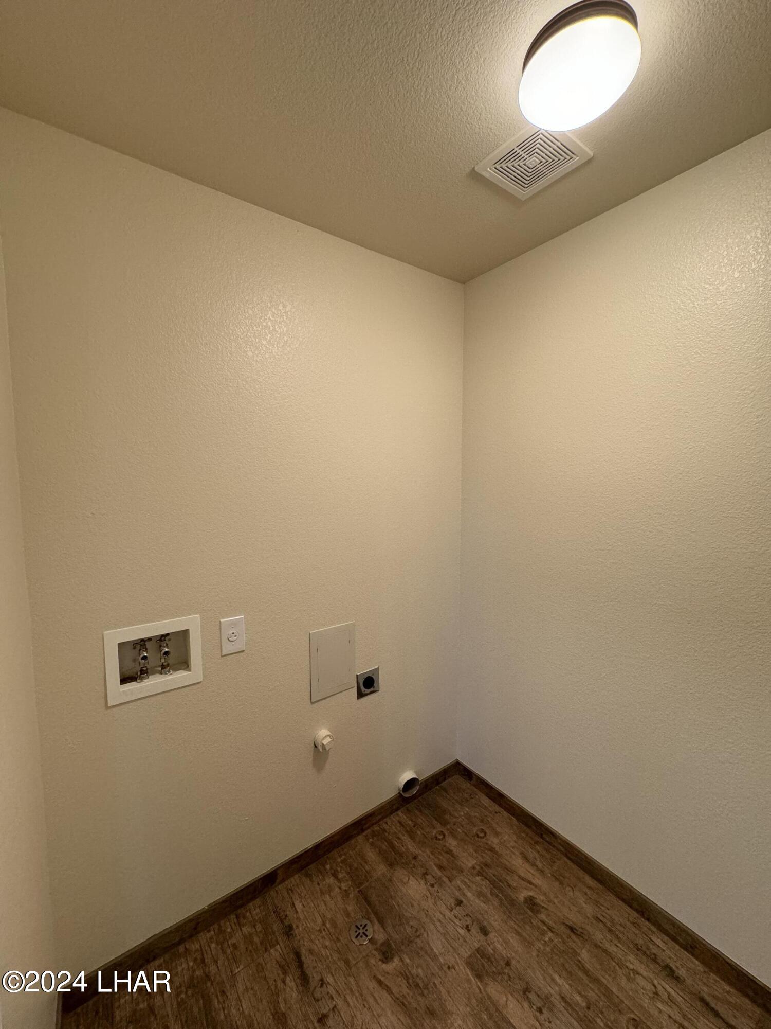 2816 Hidden Valley Dr