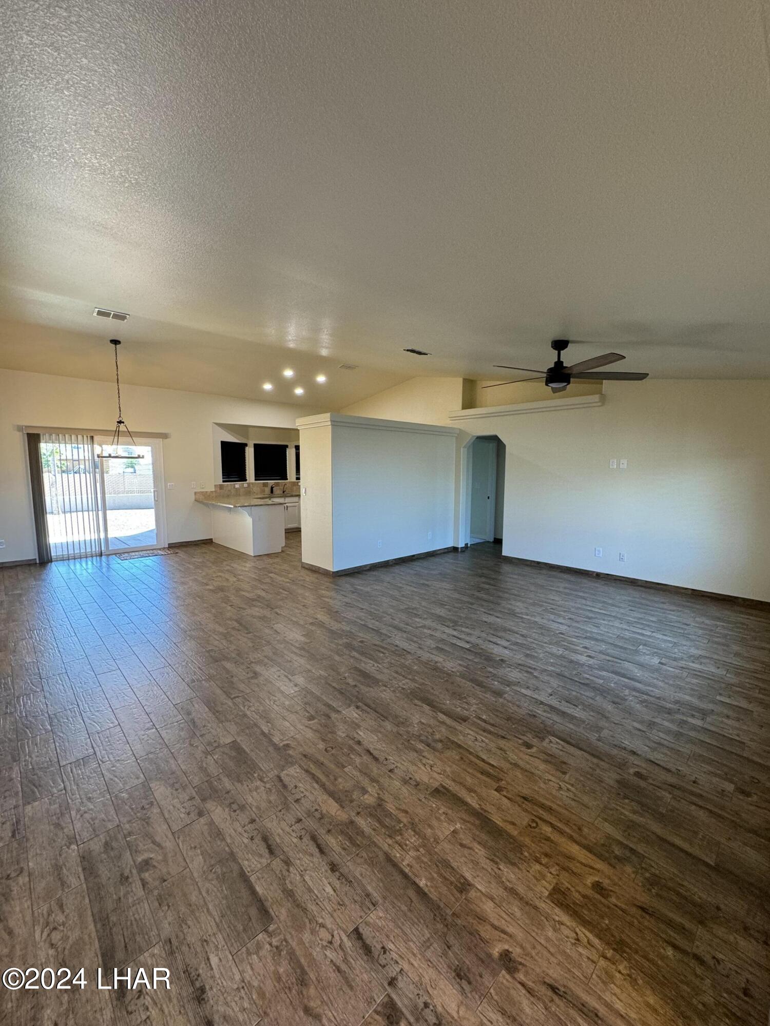 2816 Hidden Valley Dr