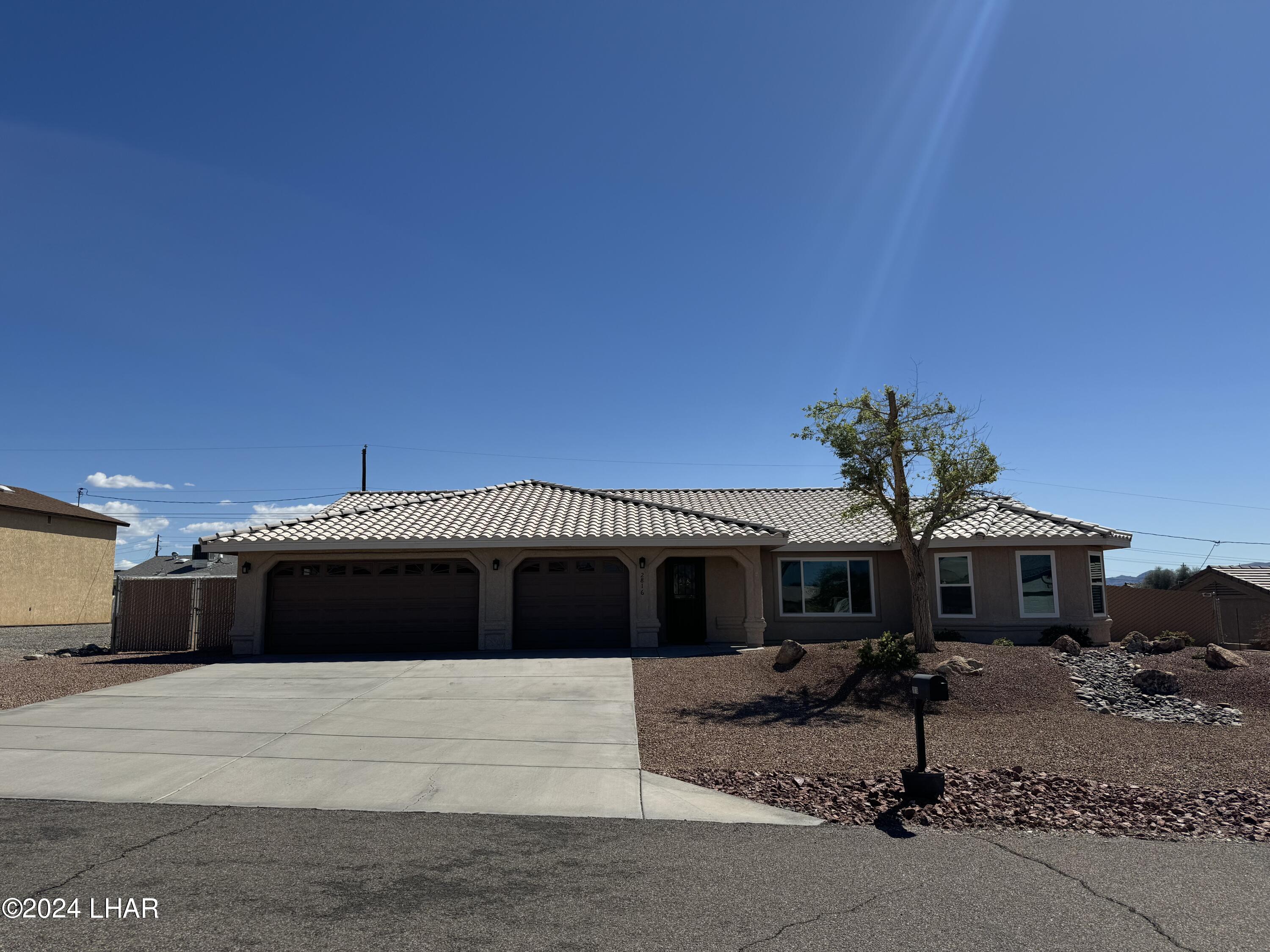 2816 Hidden Valley Dr