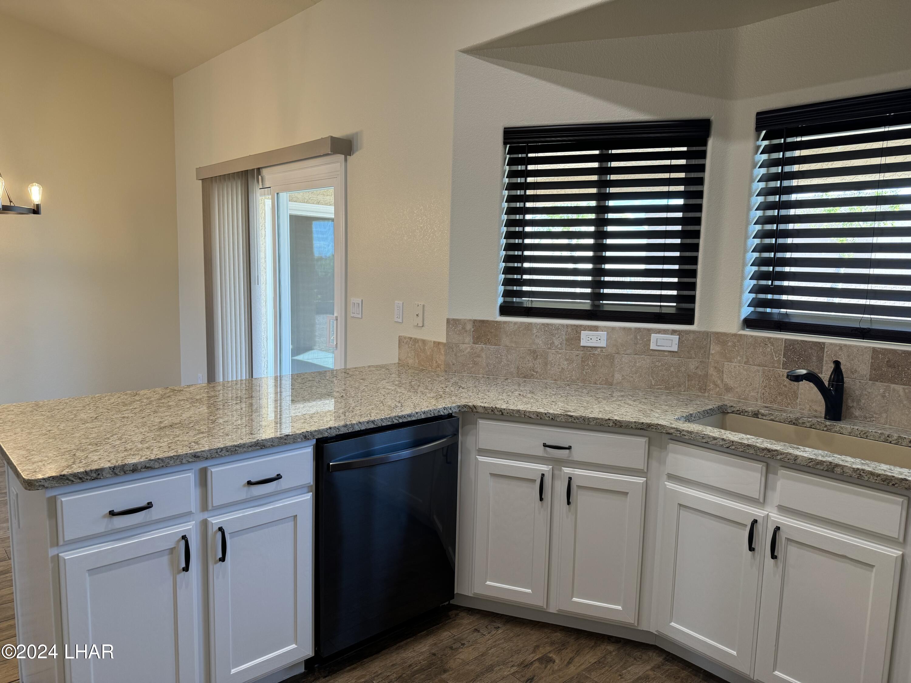 2816 Hidden Valley Dr