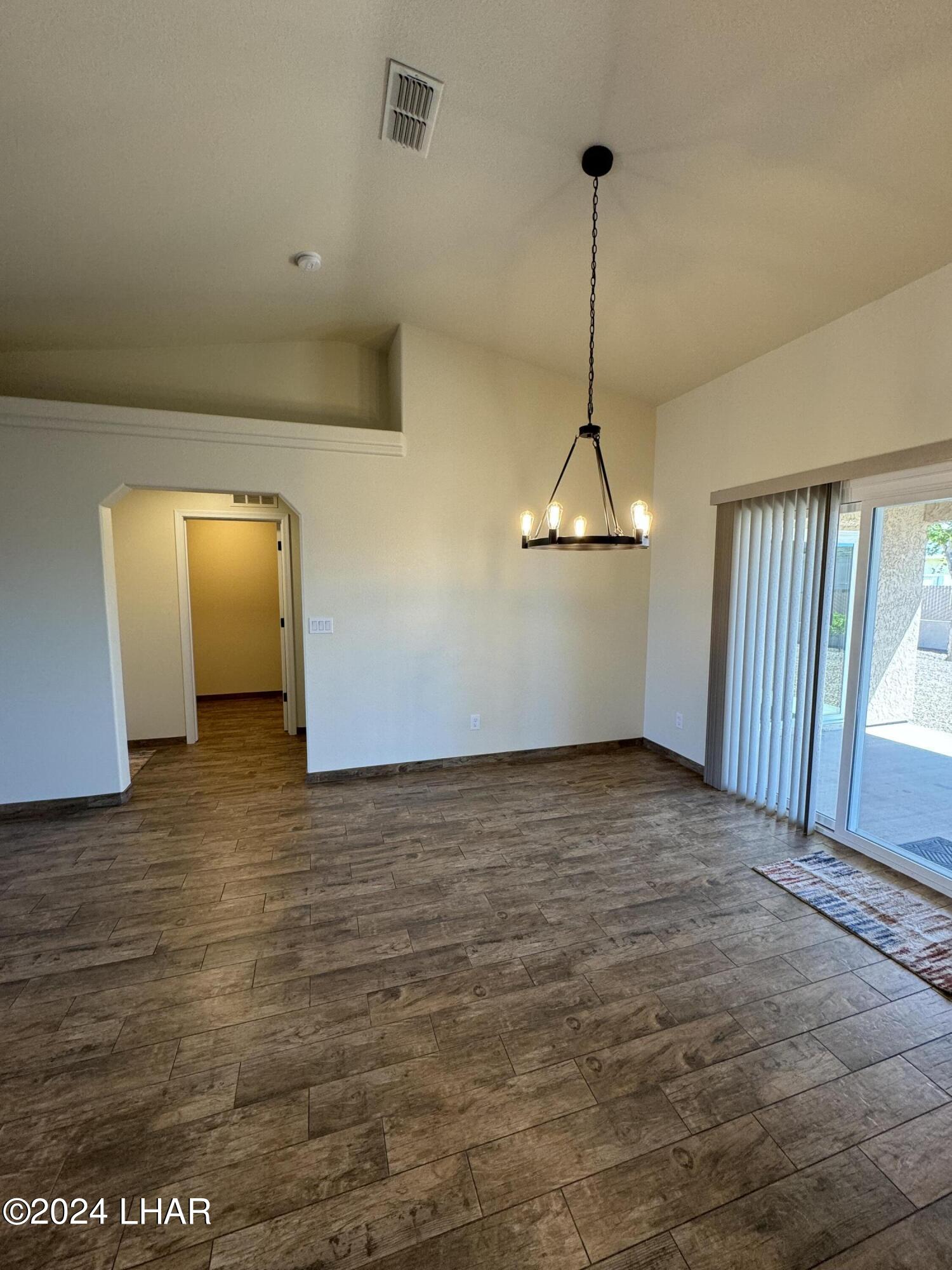 2816 Hidden Valley Dr