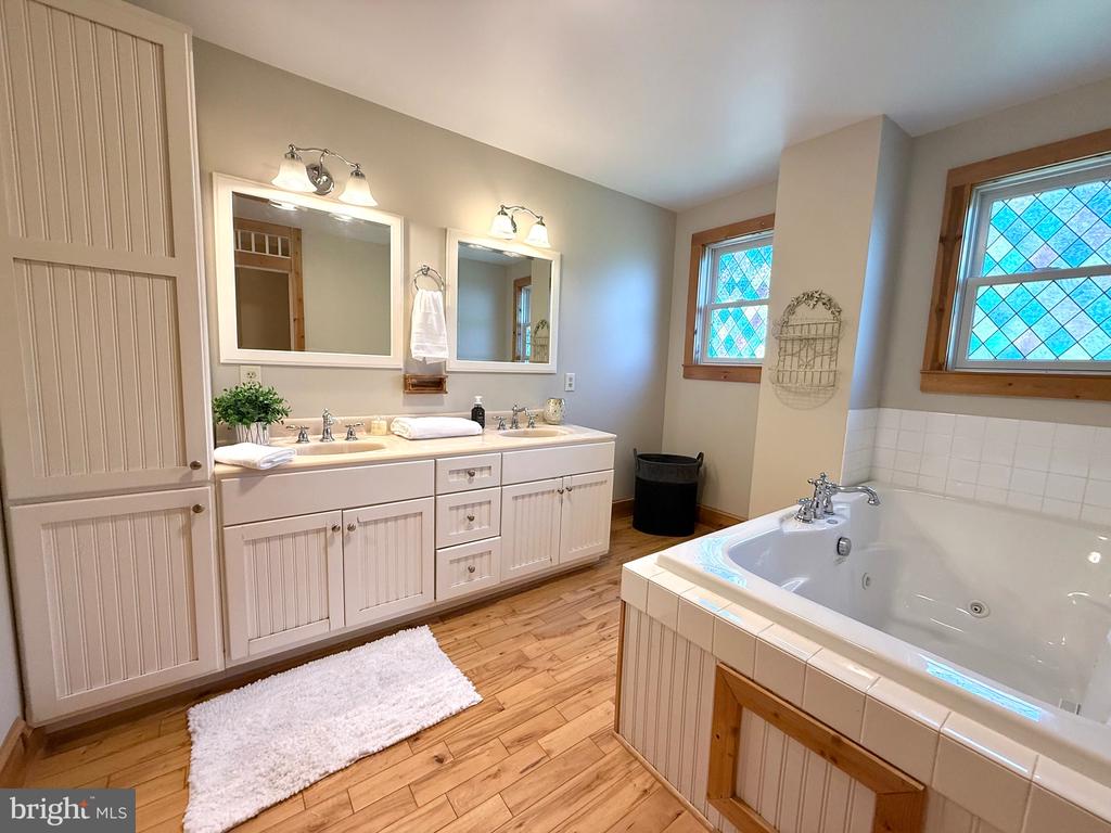 13800 CEDAR LANE
