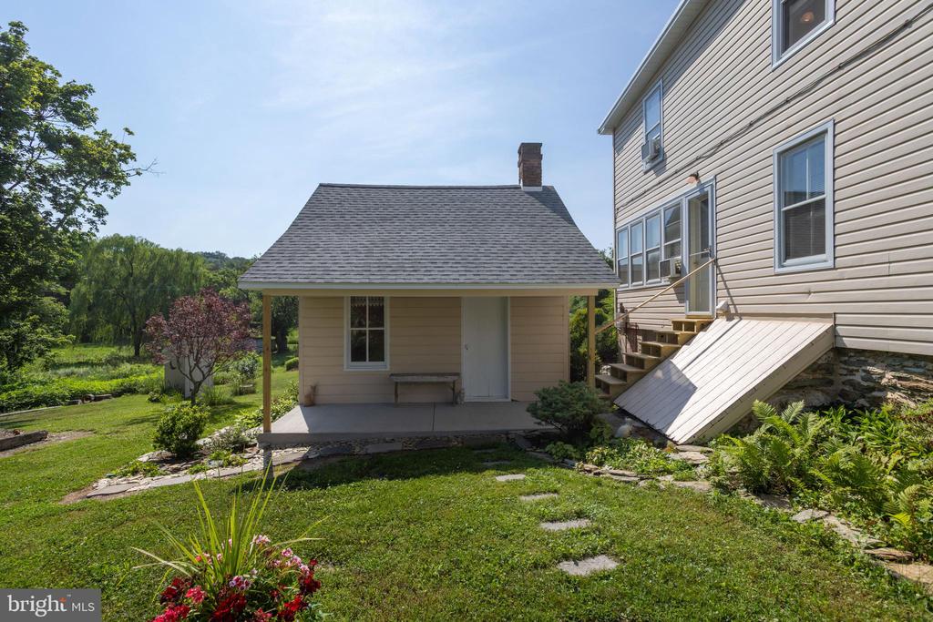 702 OLD WESTMINSTER ROAD