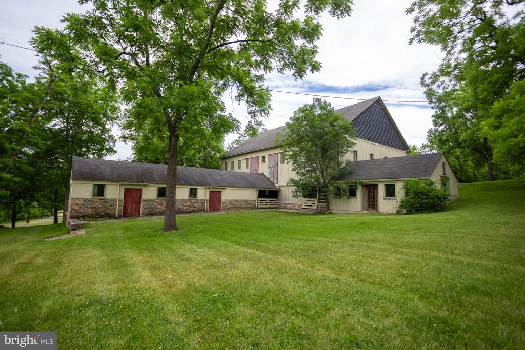 1207 FLOHRS CHURCH ROAD