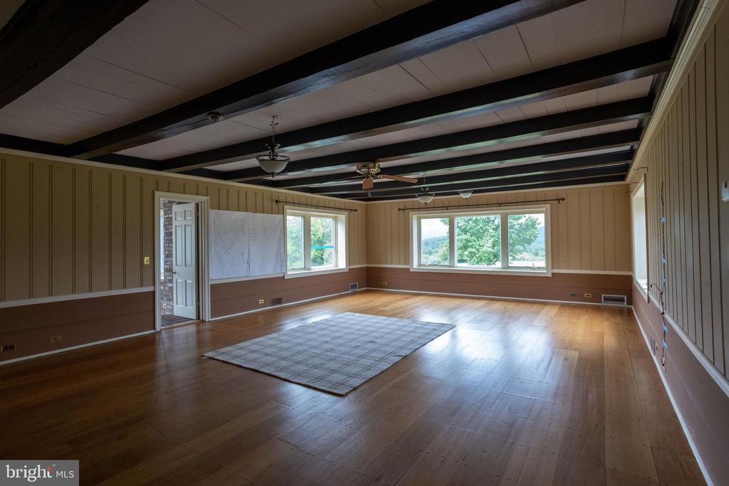 1207 FLOHRS CHURCH ROAD