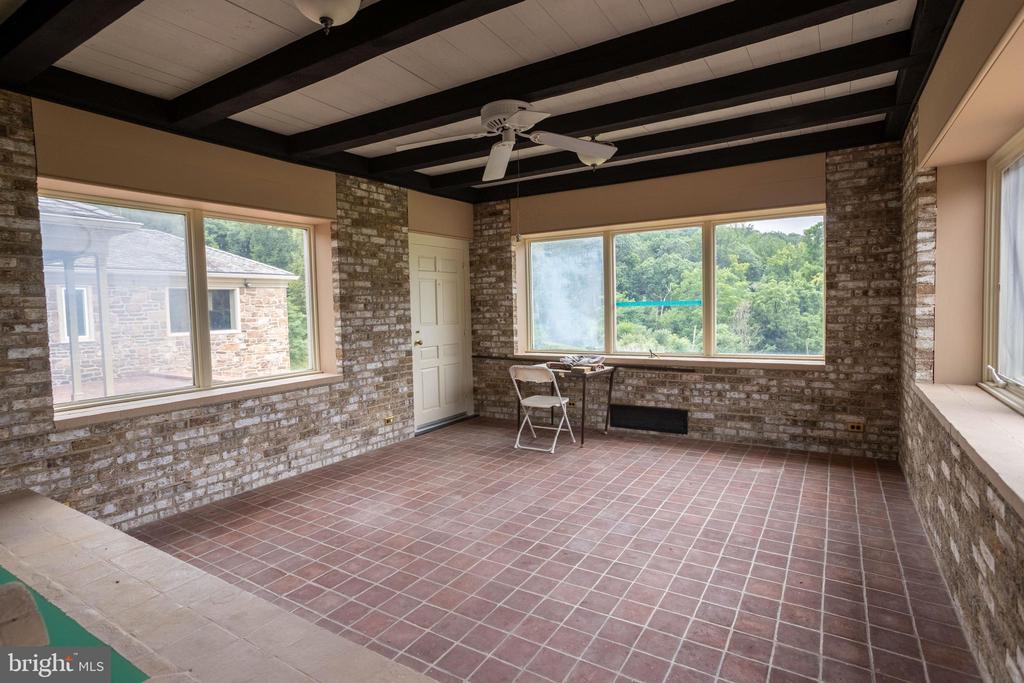 1207 FLOHRS CHURCH ROAD